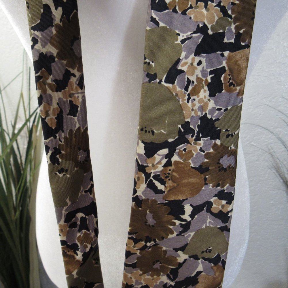 Pierre Cardin Tie All Silk Floral Necktie Flowers - Picture 2 of 4